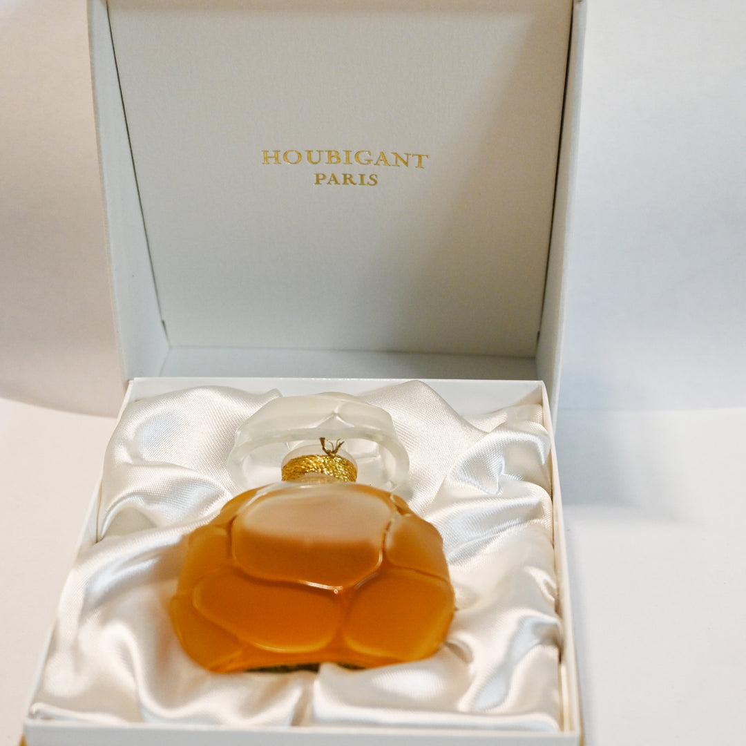 Quelques Fleurs Parfum by Houbigant in its satin-lined presentation box